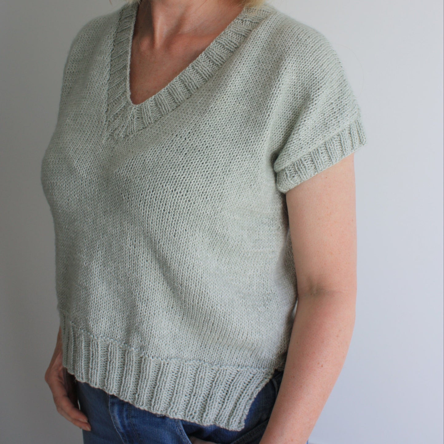 Easy Summer Top Knitting Pattern - Prato Fiorito Tee - King & Eye