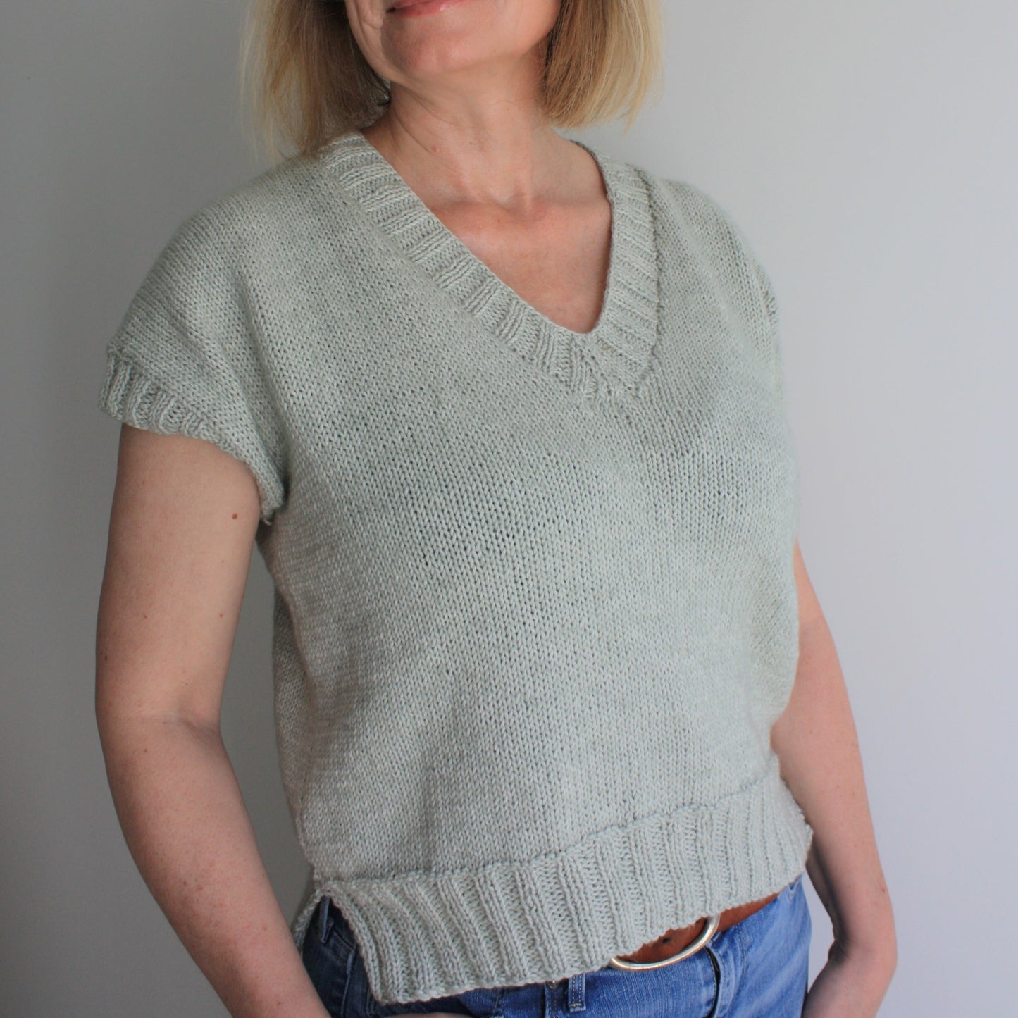 Easy Summer Top Knitting Pattern - Prato Fiorito Tee - King & Eye