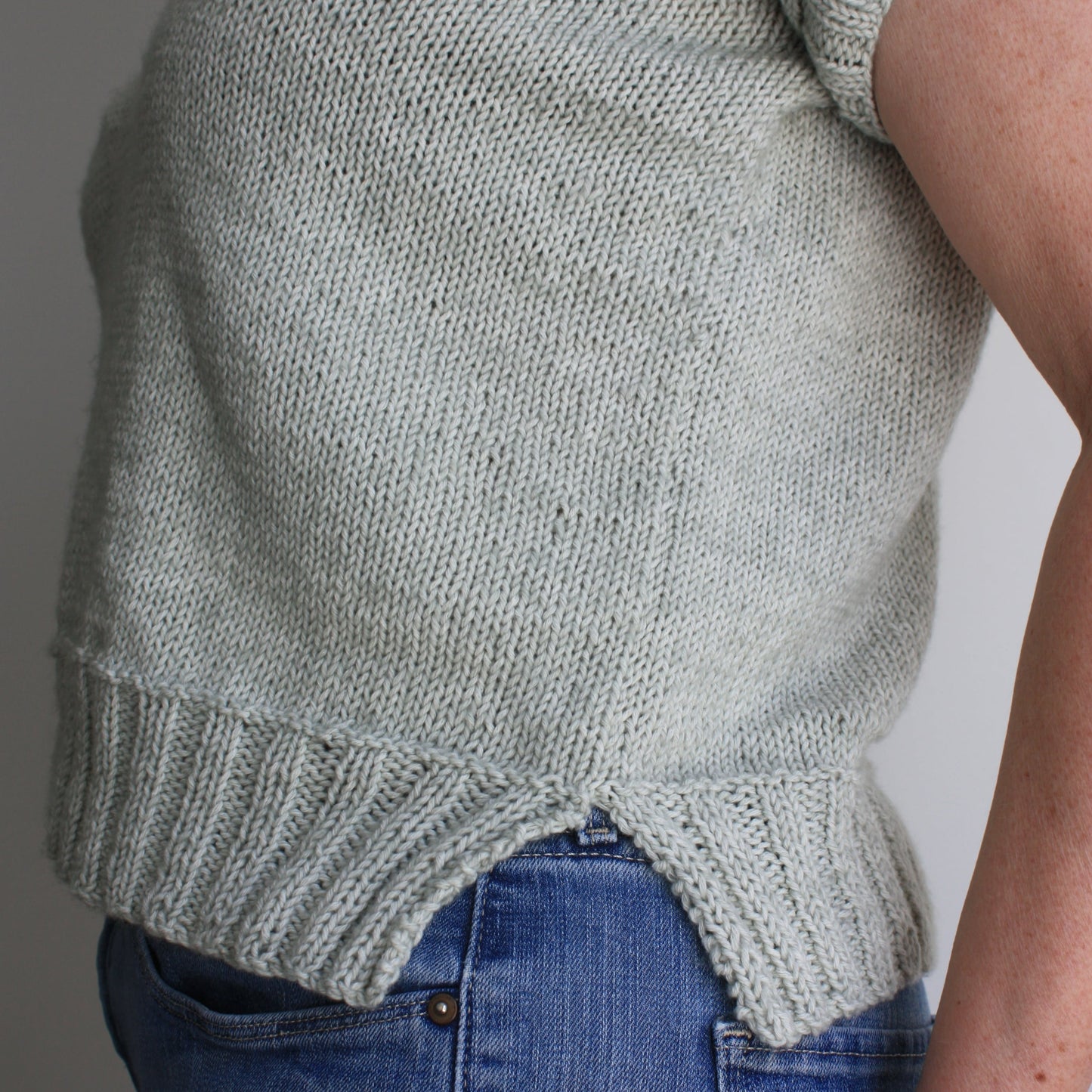 Easy Summer Top Knitting Pattern - Prato Fiorito Tee - King & Eye