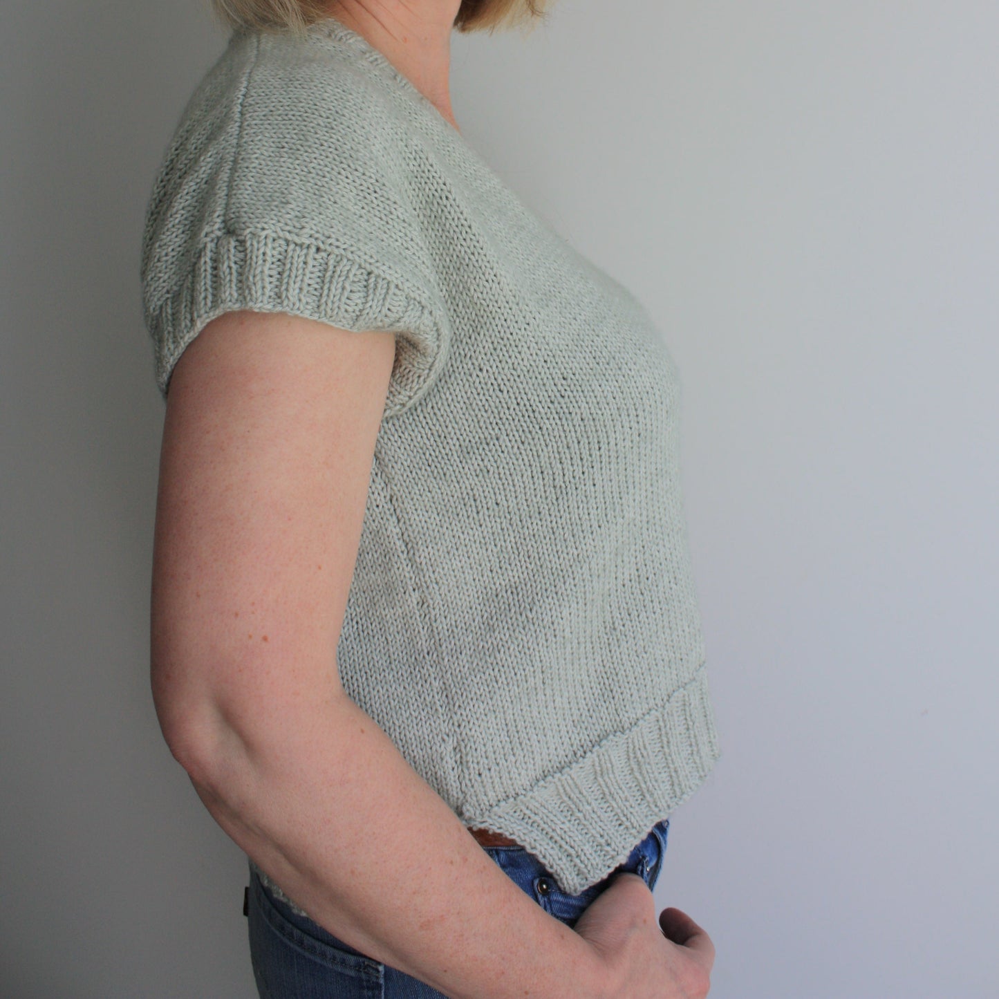 Easy Summer Top Knitting Pattern - Prato Fiorito Tee - King & Eye