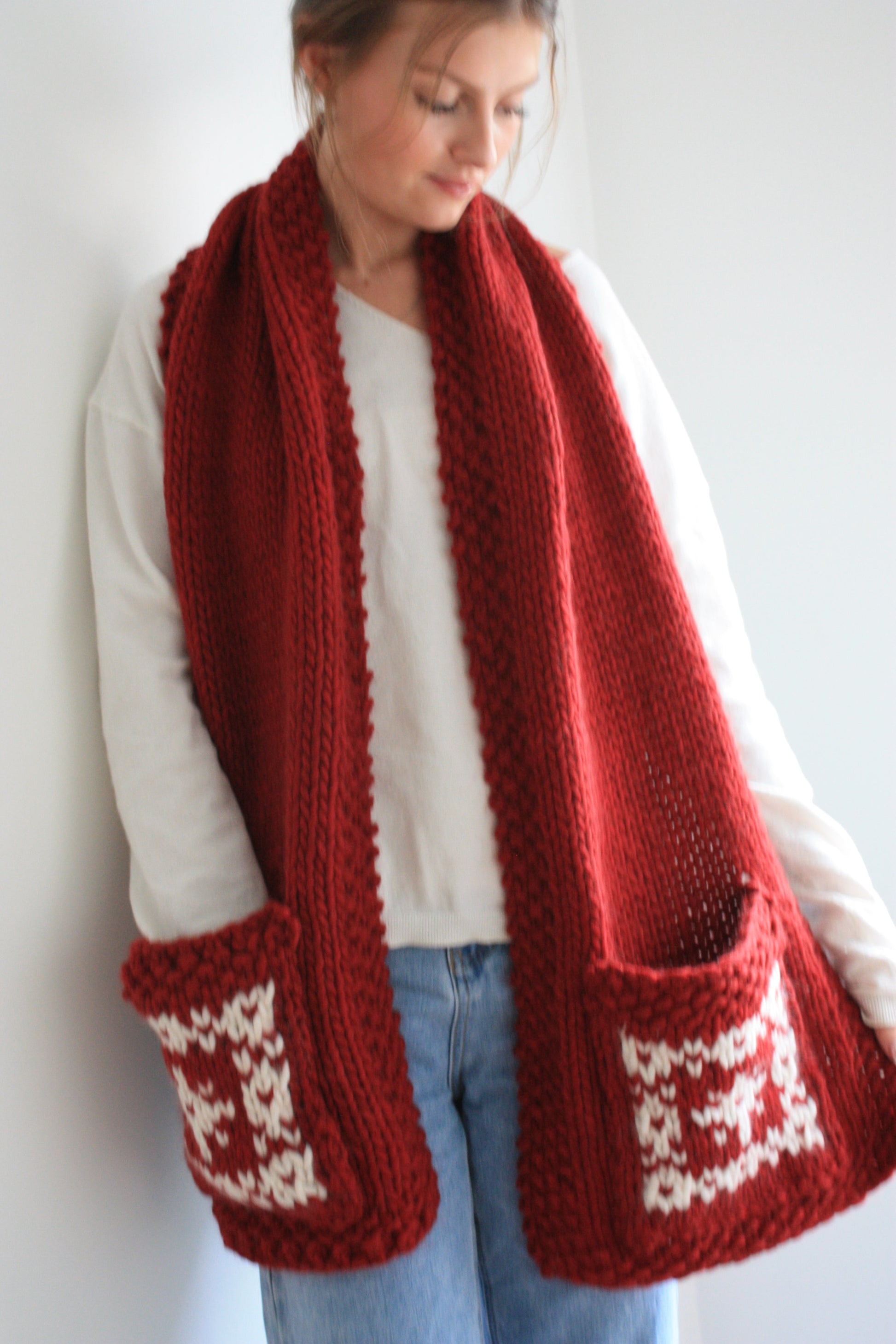 Nordic Style Pocket Scarf - Fair Isle Colourwork Knitting Pattern - King & Eye