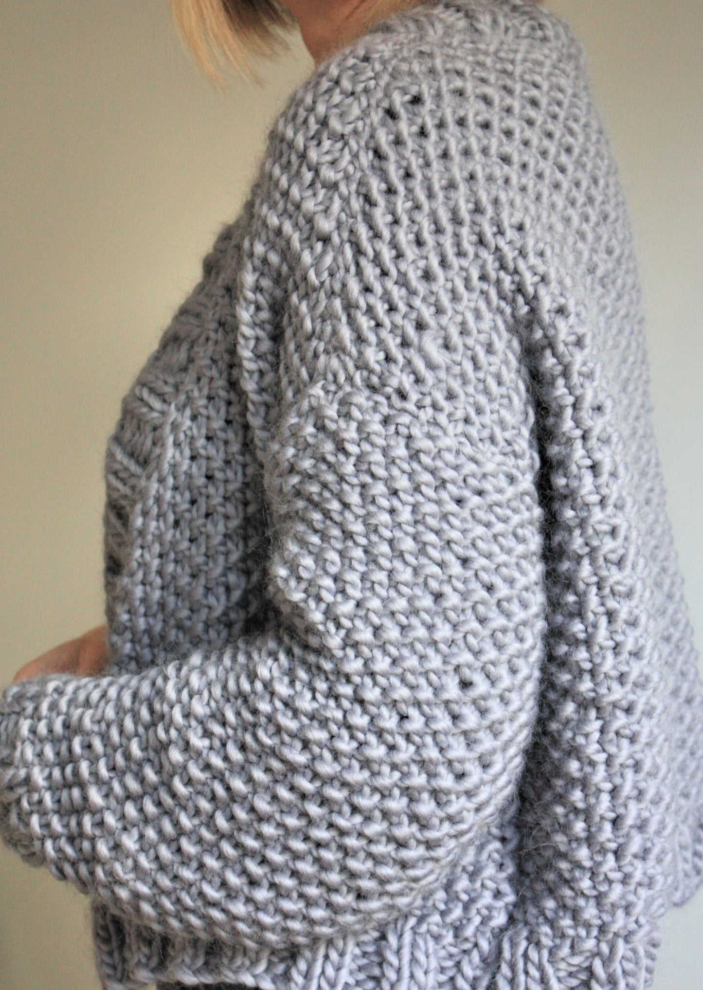 Easy Knitting Pattern - Chunky Knit Moss Stitch Cropped Cardigan | Mosscrop Cardigan - King & Eye