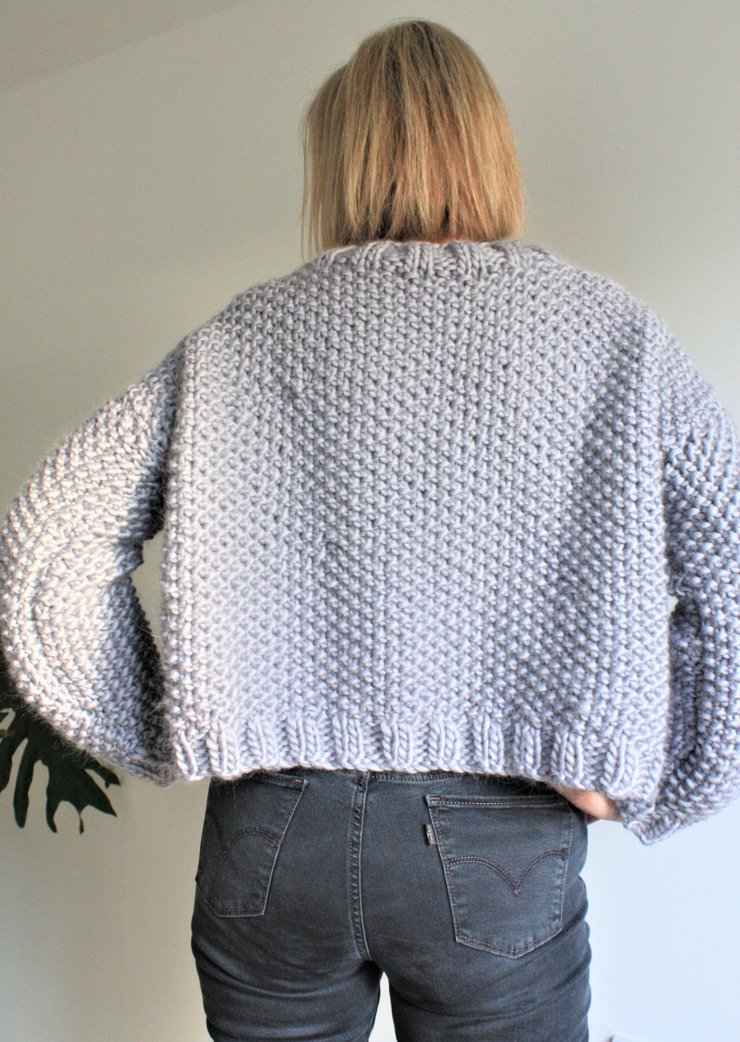 Easy Knitting Pattern - Chunky Knit Moss Stitch Cropped Cardigan | Mosscrop Cardigan - King & Eye