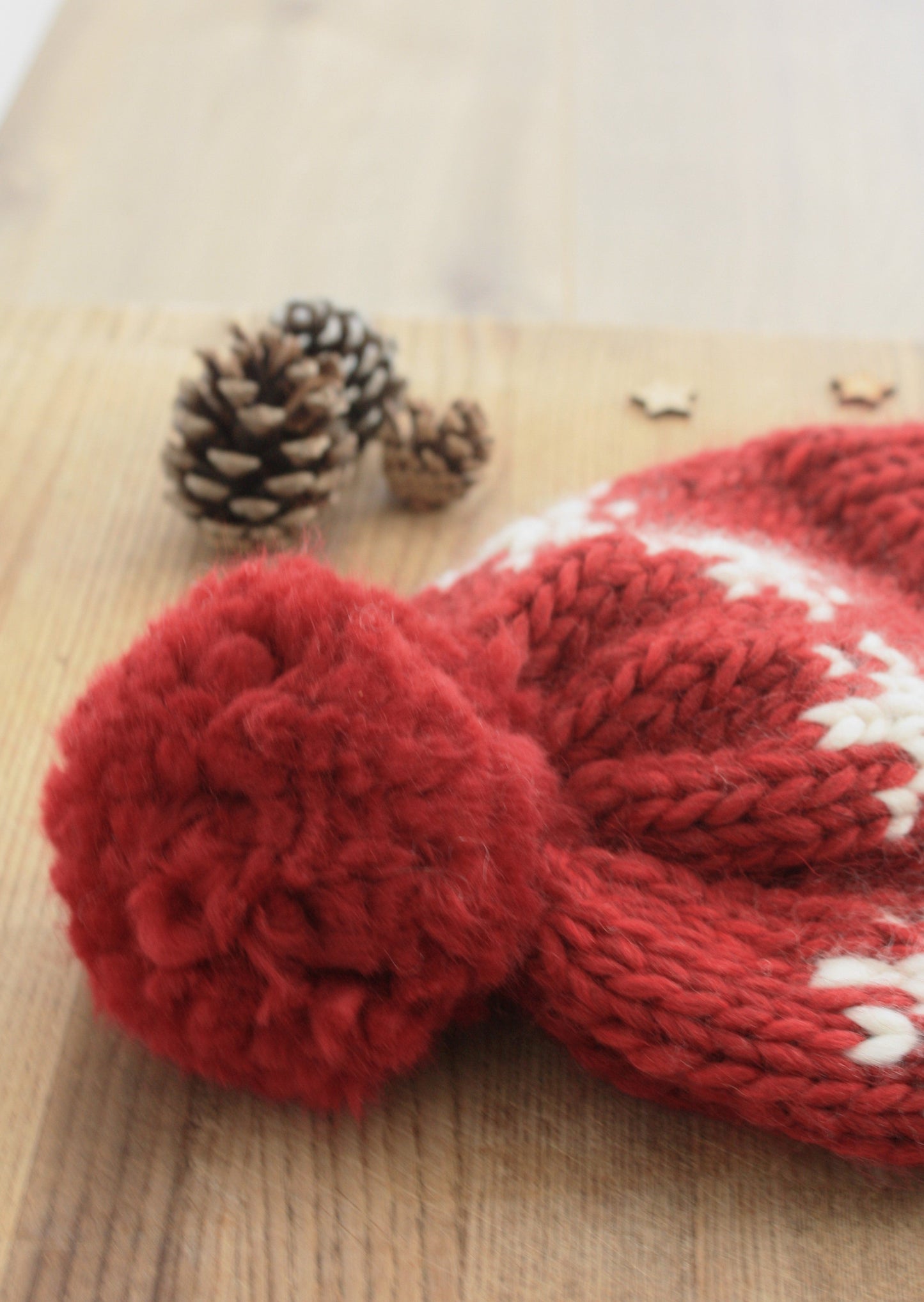 Knitting Pattern - Frostblomst Chunky Colourwork Hat - King & Eye