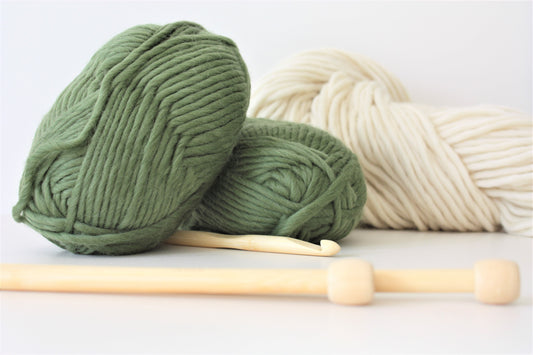 Best Yarn for Beginner Knitters and Crocheters: A Complete Guide - King & Eye
