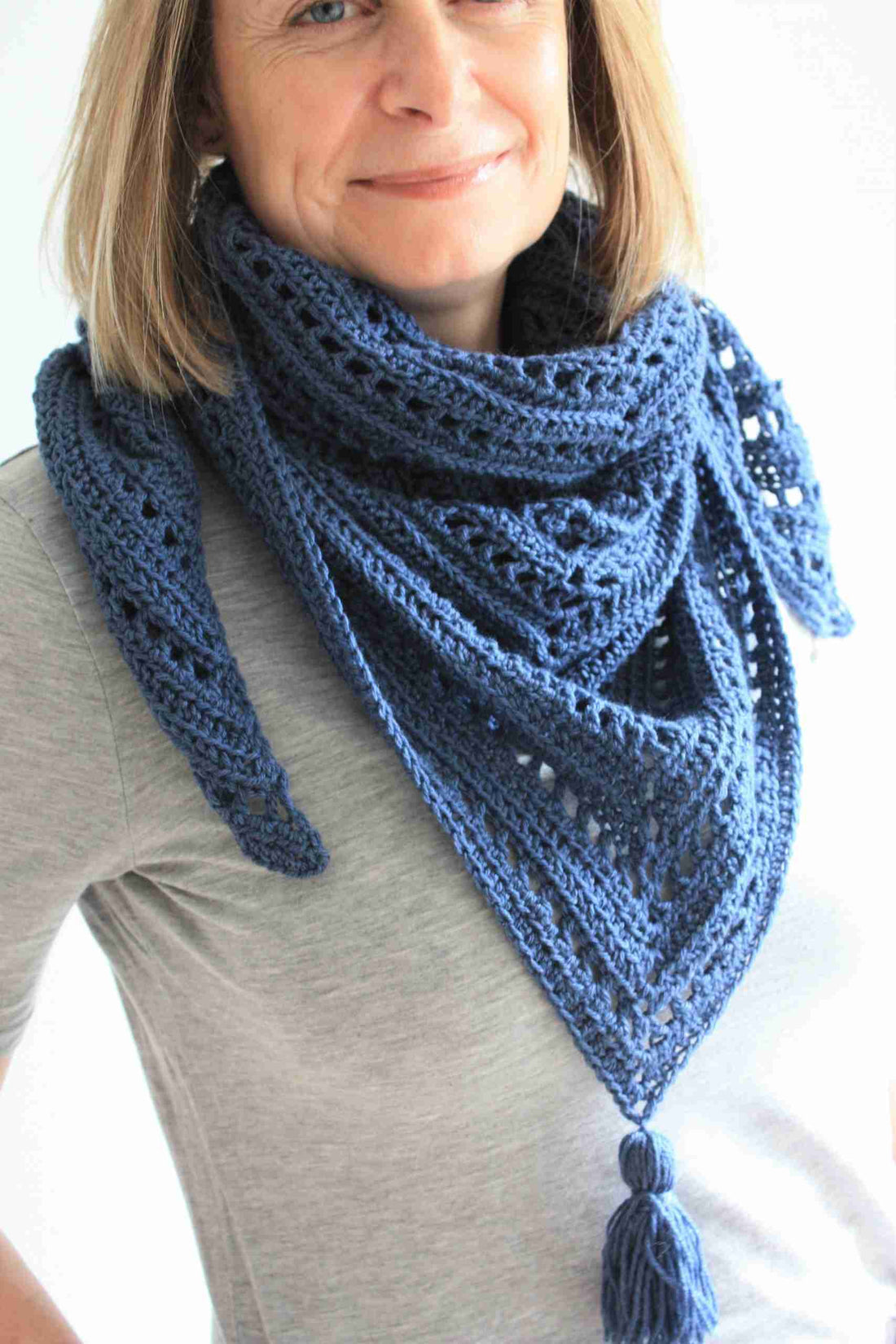 Easy And Elegant Crochet Triangle Shawl - King & Eye