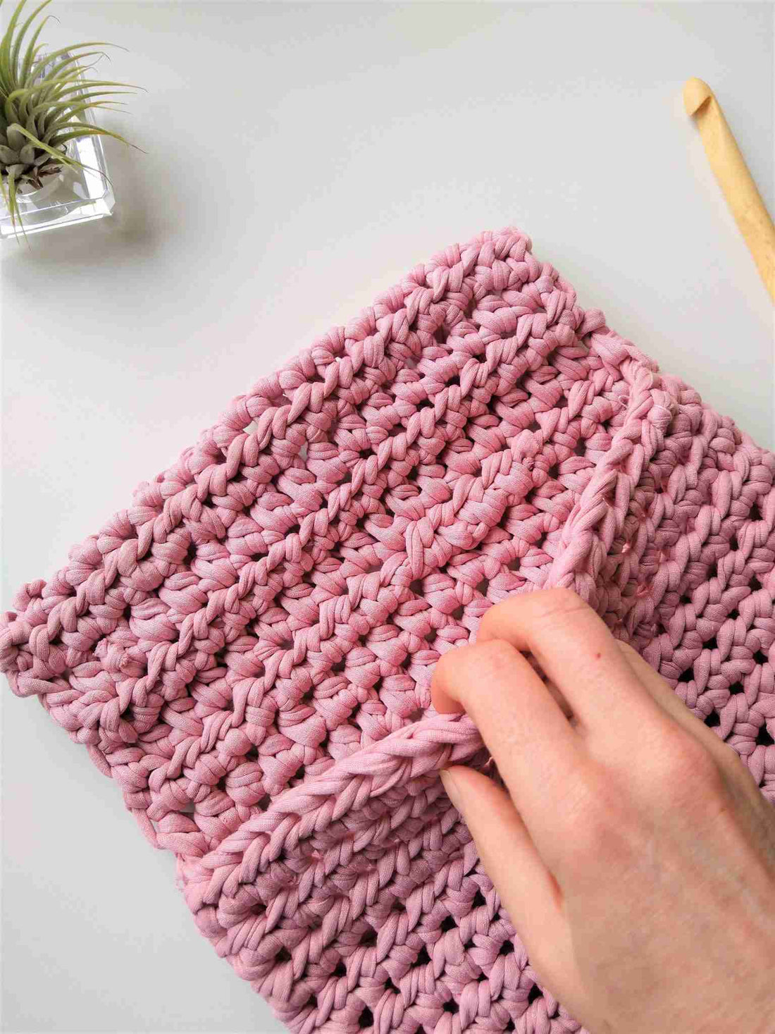 How To Read Crochet Patterns: A Beginner's Guide To Crochet Abbreviations, Symbols & Stitch Counts - King & Eye