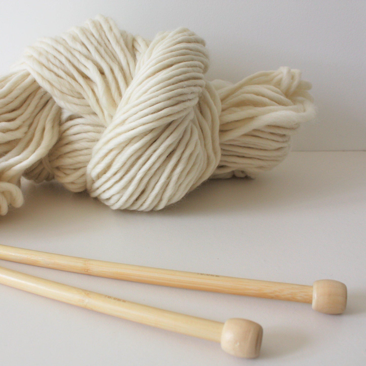 Bamboo knitting needles 12mm set of 2 pieces, US size 17 - Studio Koekoek