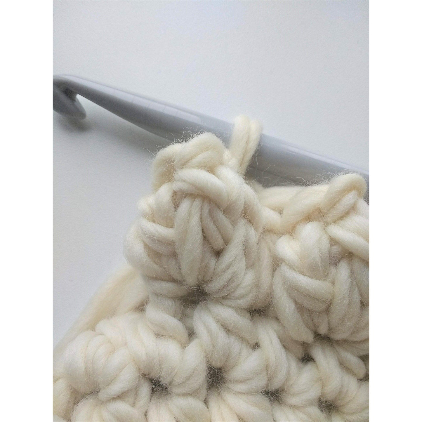Easy Crochet Pattern - Chunky Bobble Infinity Scarf (Easy For Beginners) - King & Eye
