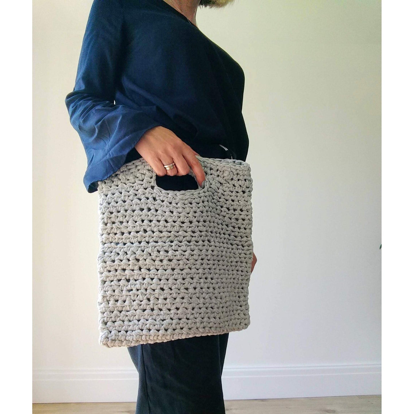 Easy Crochet Pattern - Crochet Boho Bag Pattern (Perfect with T Shirt Yarn) - King & Eye