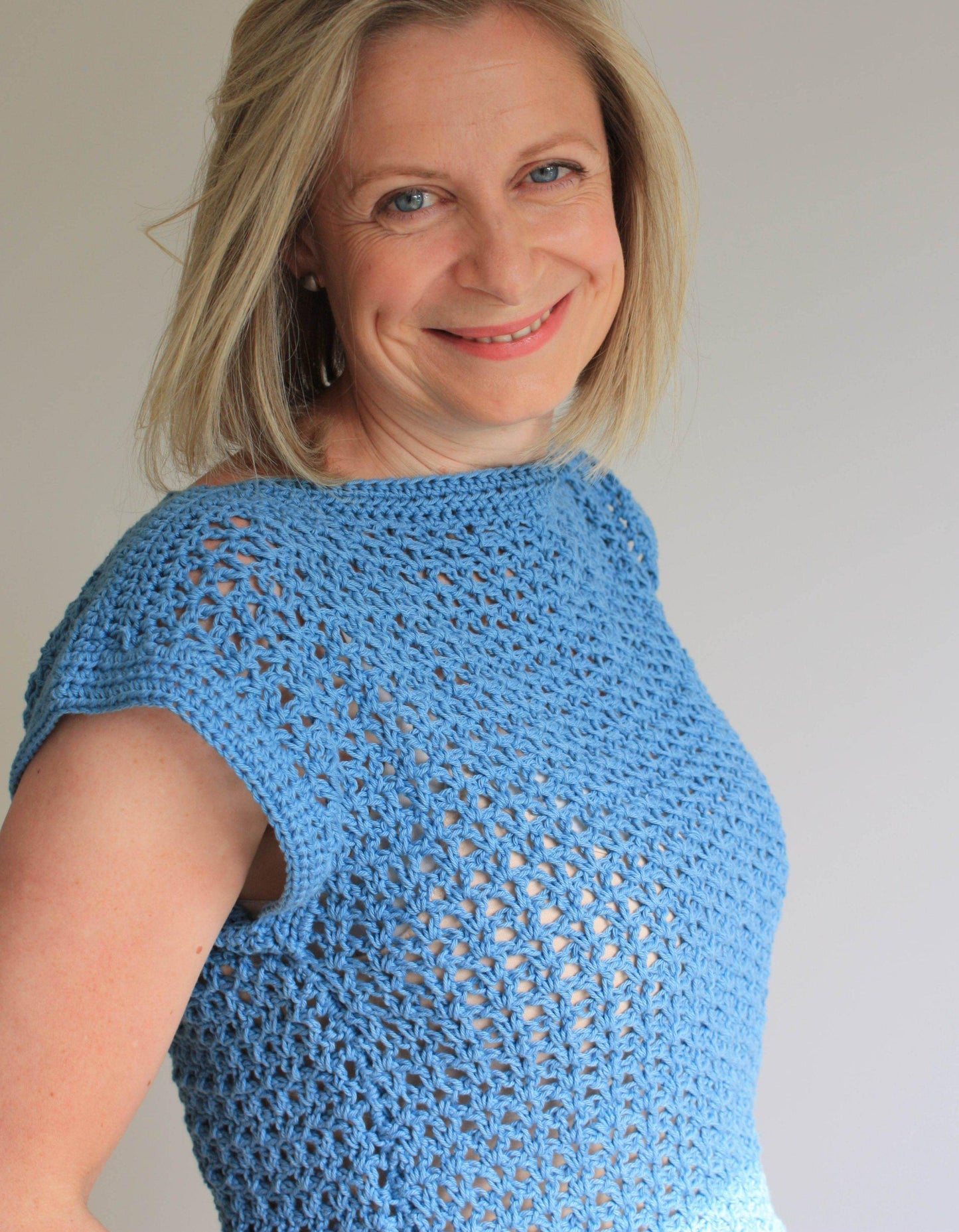 Easy Crochet Pattern - Dolphin Waves Summer Top - King & Eye