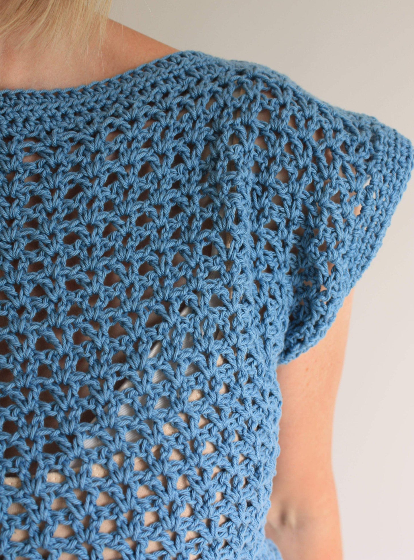 Easy Crochet Pattern - Dolphin Waves Summer Top - King & Eye