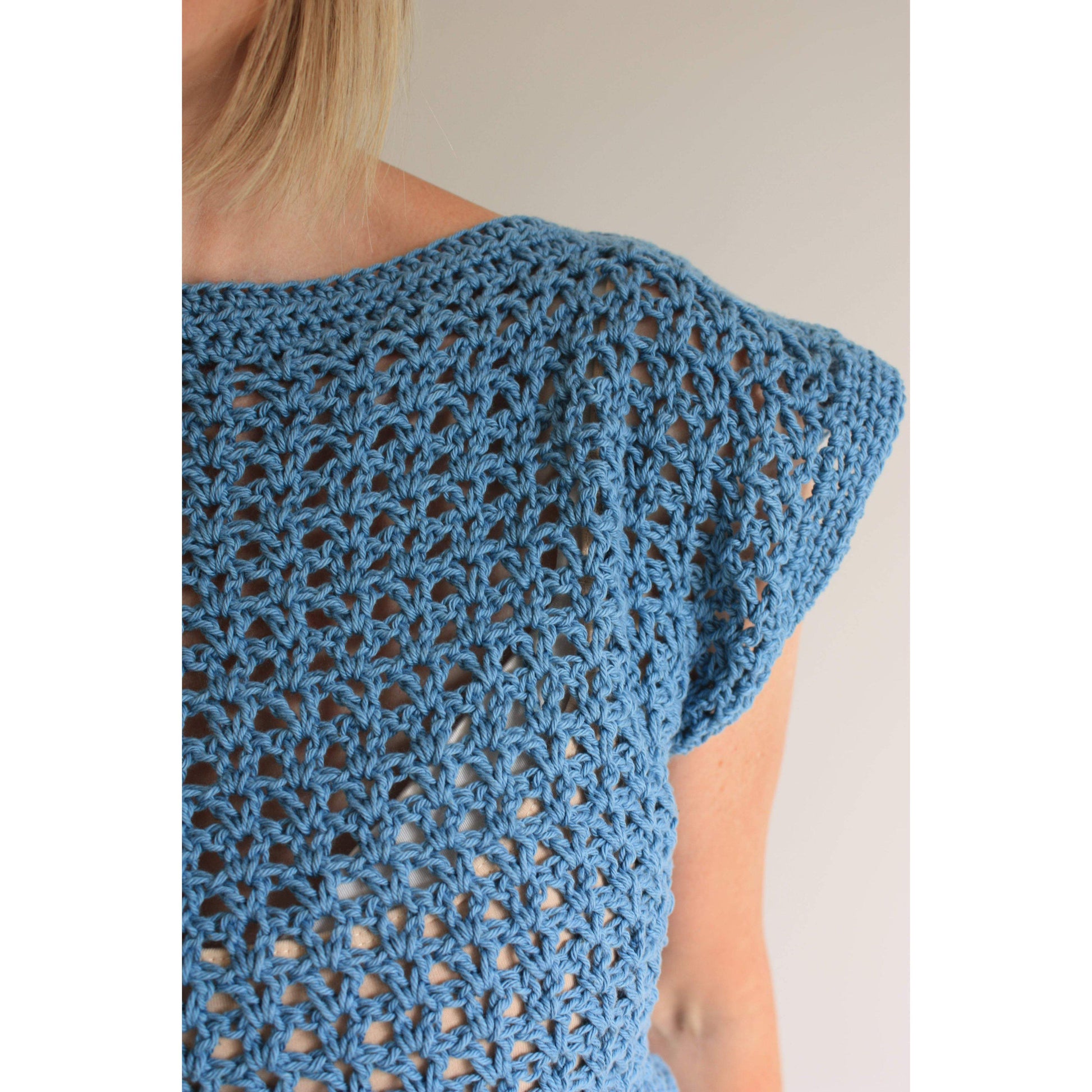 Easy Crochet Pattern - Dolphin Waves Summer Top - King & Eye