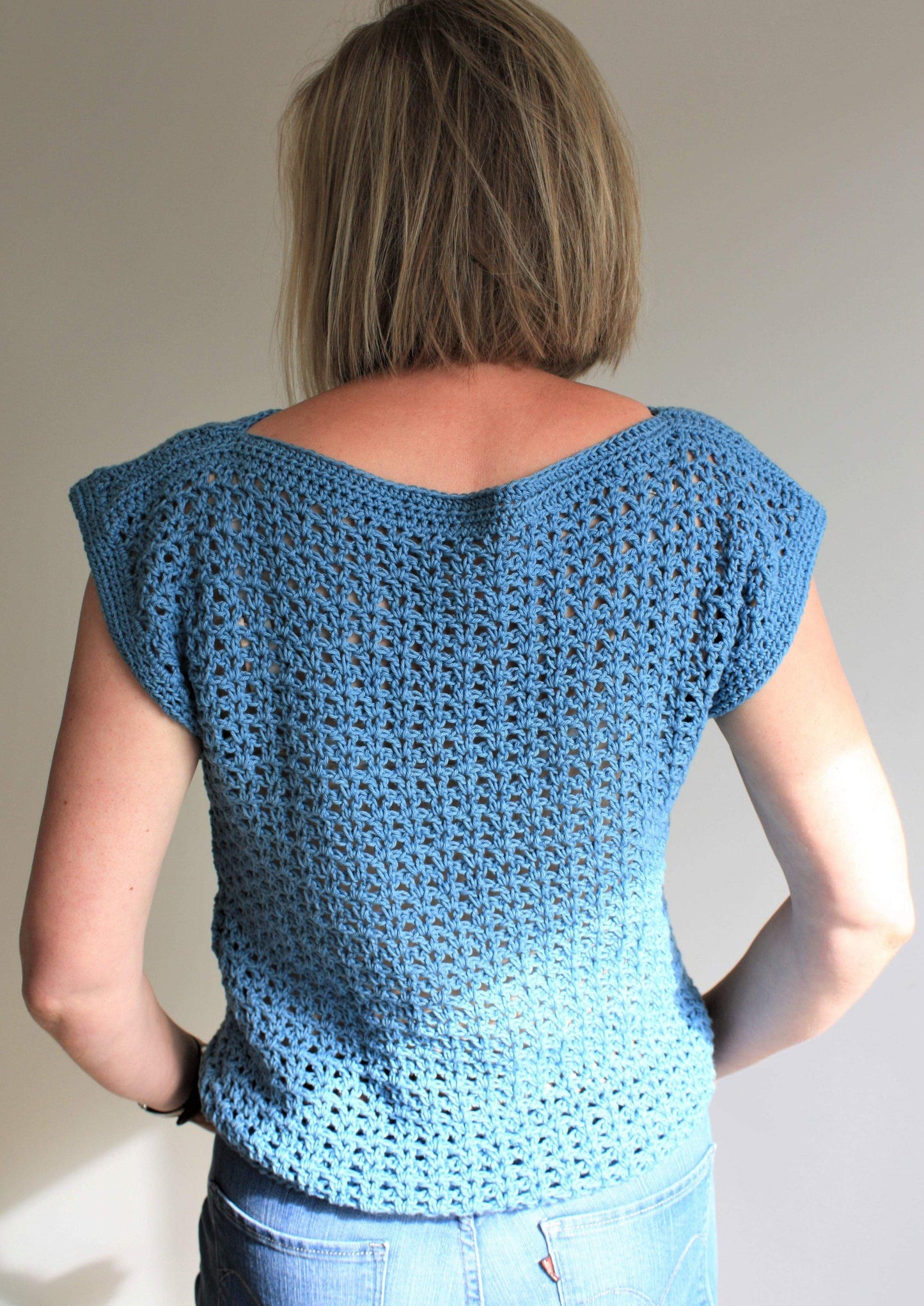 Easy Crochet Pattern - Dolphin Waves Summer Top - King & Eye