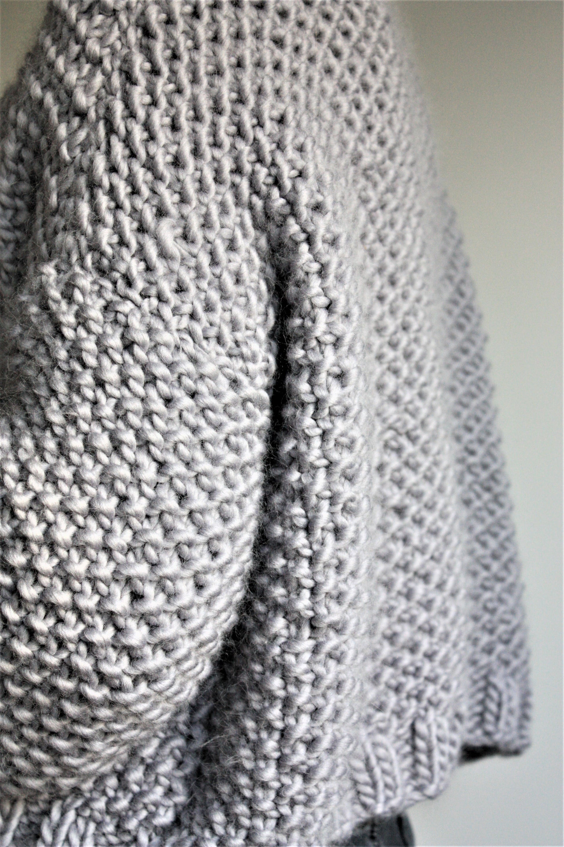 Easy Knitting Pattern - Chunky Knit Moss Stitch Cropped Cardigan