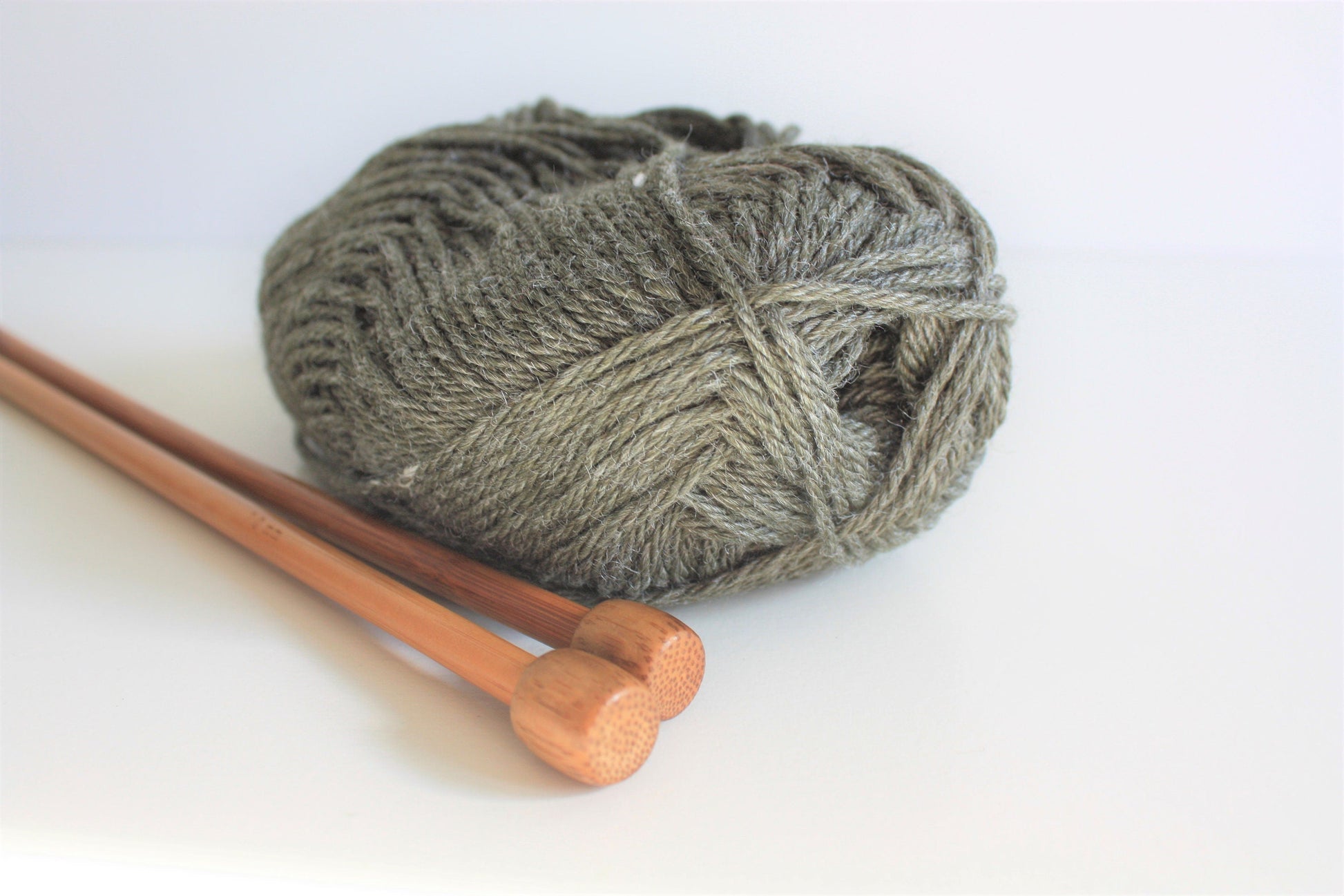 Grey Merino Silk Aran / Worsted Weight Luxury Knitting & Crochet Wool Yarn - King & Eye