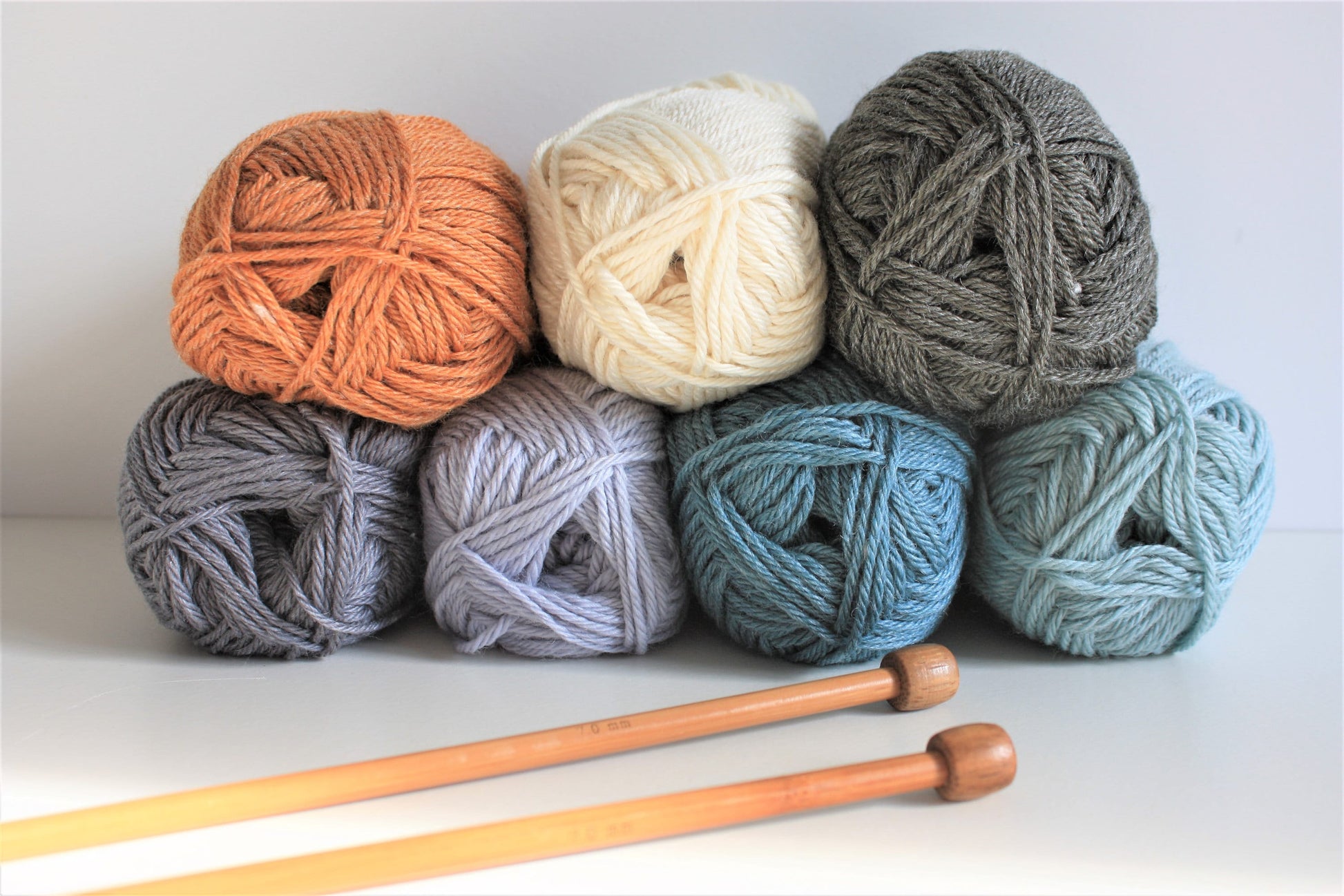 Knitting & Crochet Yarn, Worsted/Aran Weight Merino Silk Yarn - King & Eye