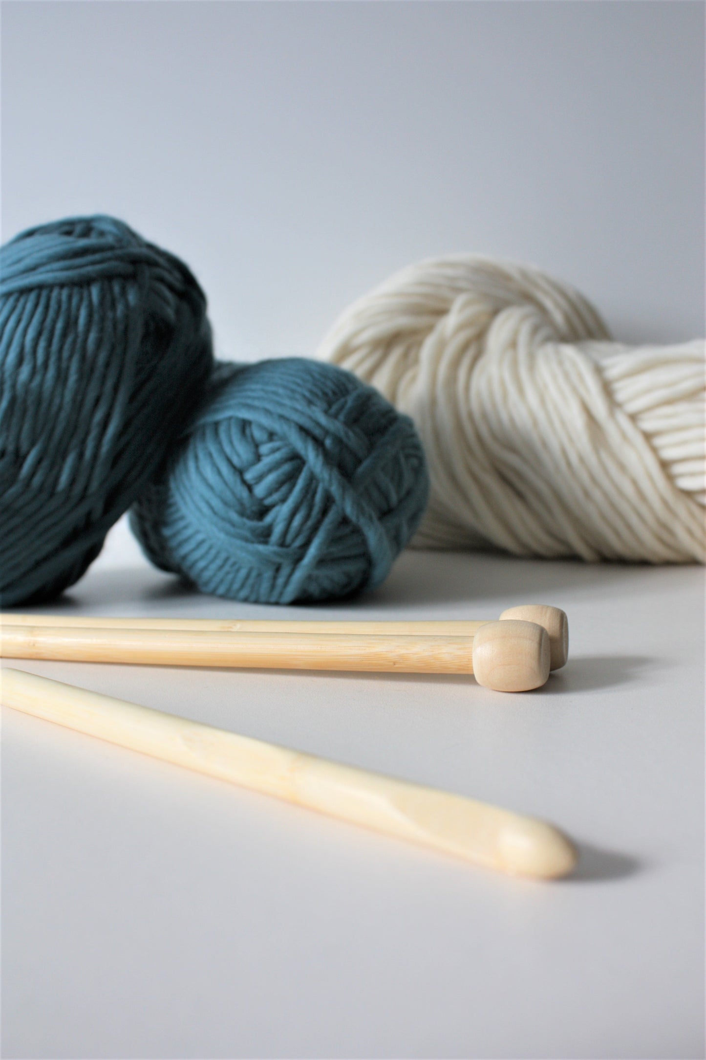 Super Chunky Merino Wool Yarn - Sky Blue - King & Eye